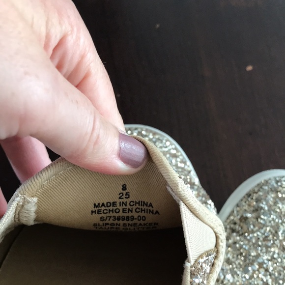 Old Navy gold glitter slip on shoes size 8 - Picture 7 of 9